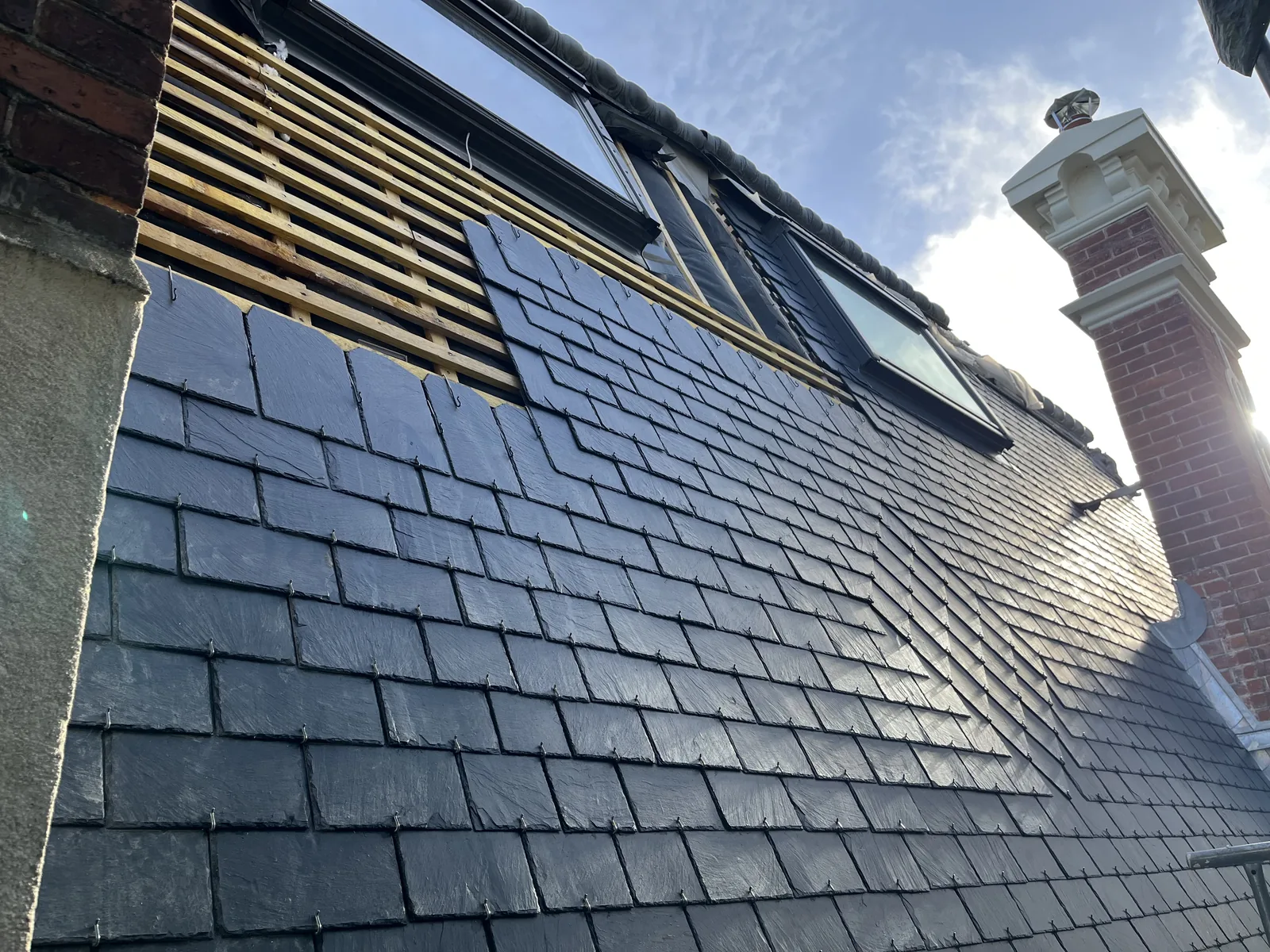Chantier ABR : Couverture ardoise et fenêtres de toit