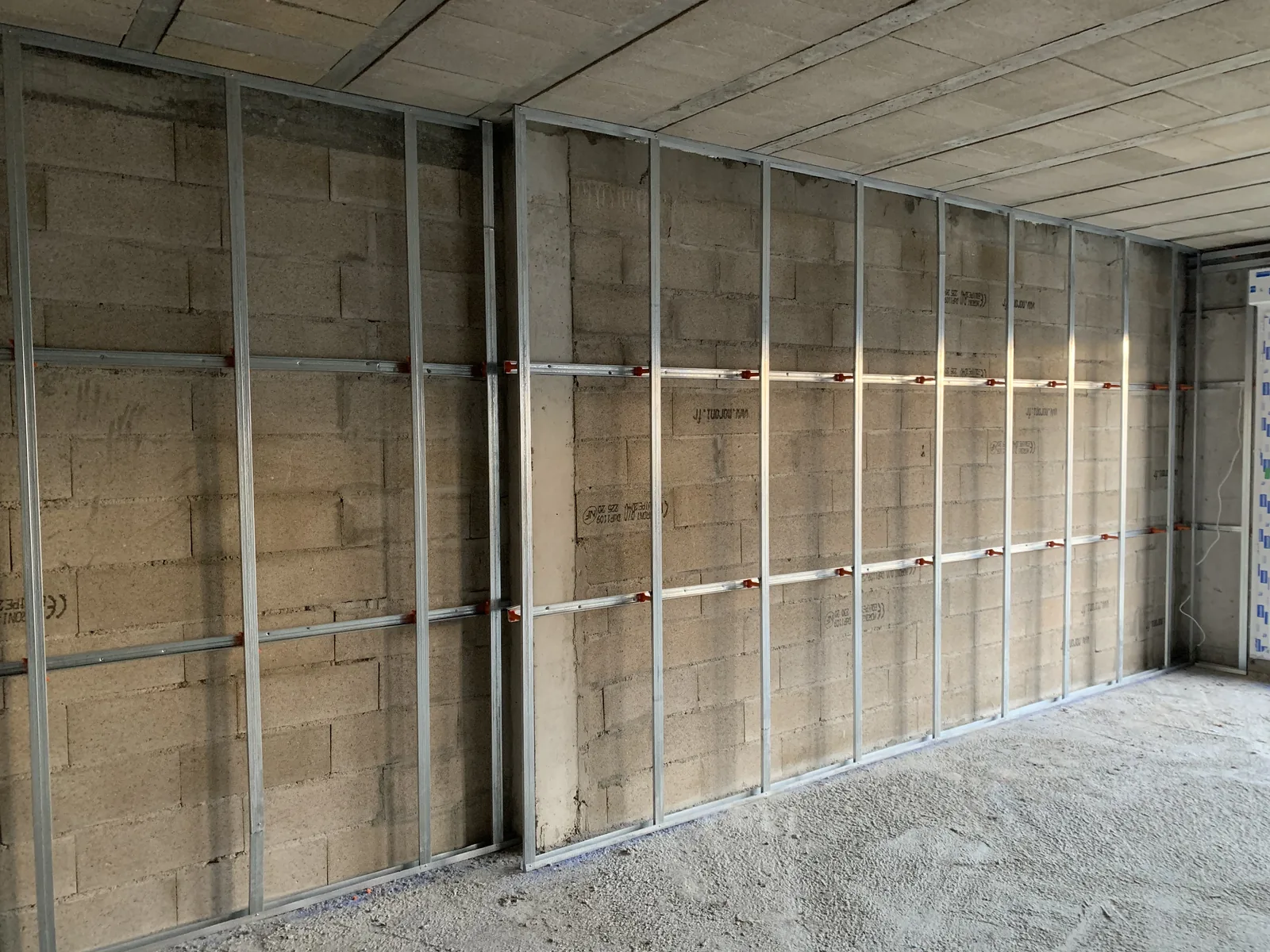 Chantier ABR : Ossature métallique avant pose des plaques