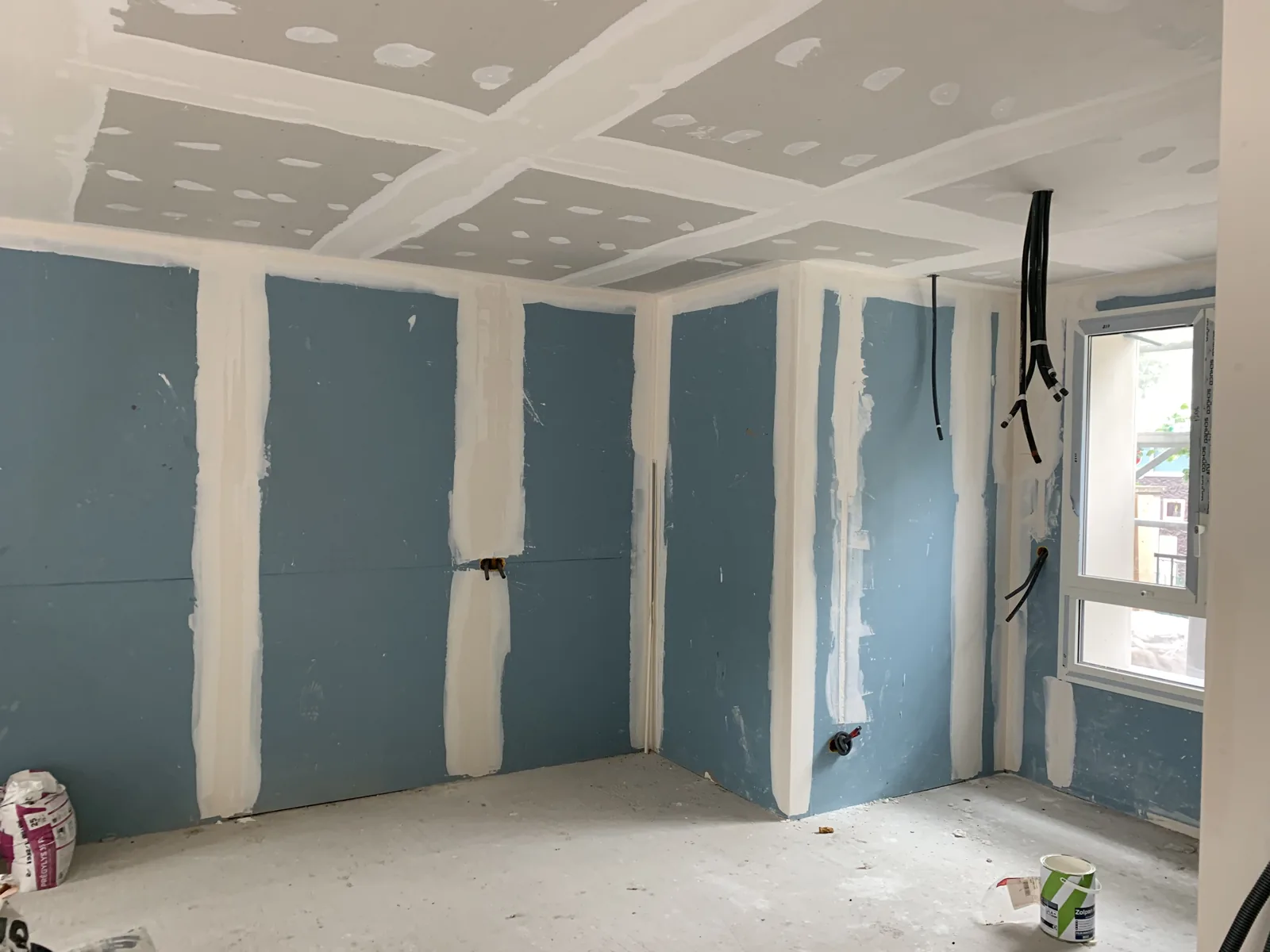 Chantier ABR : Plaques posées, bandes en cours