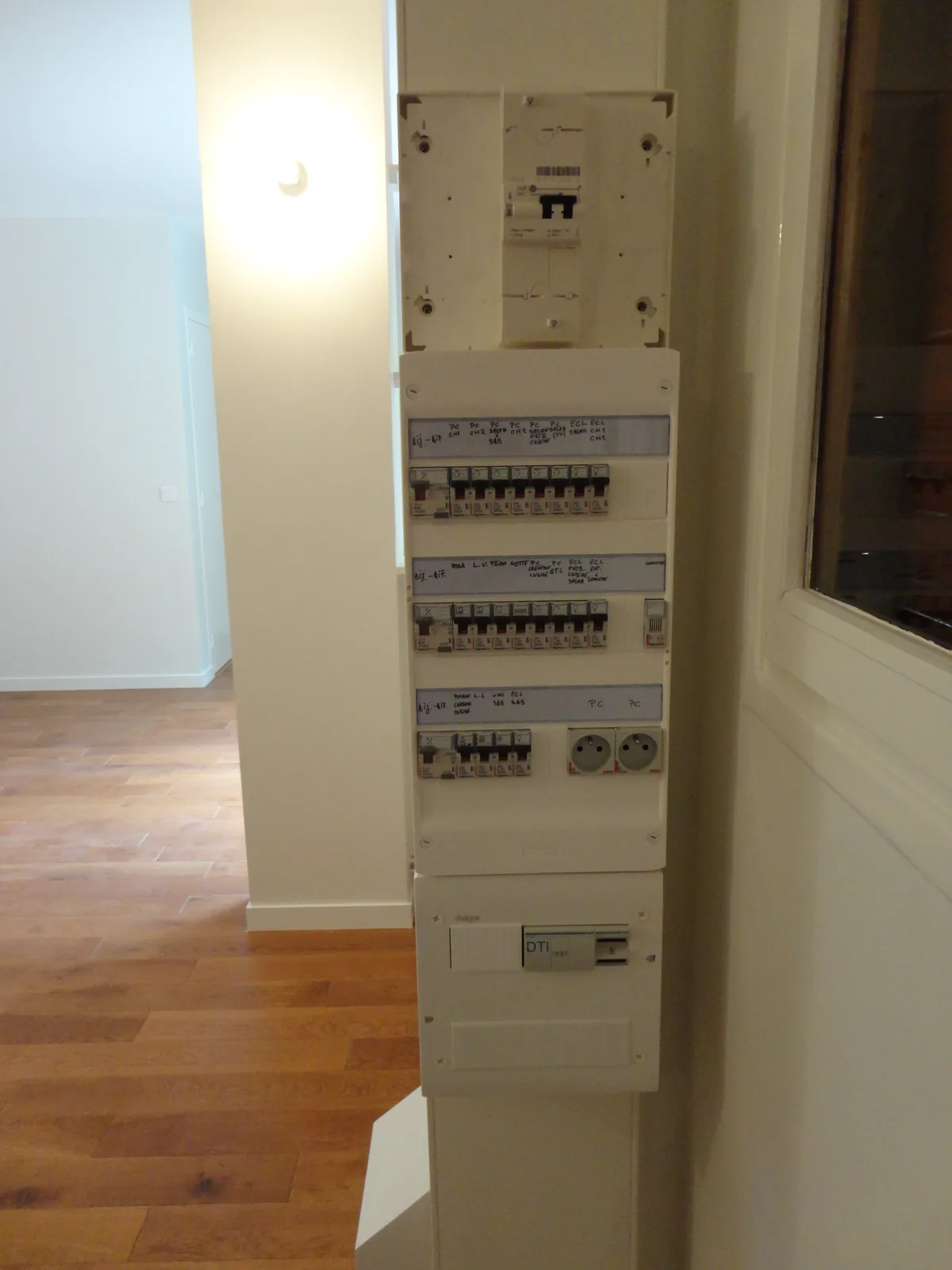Chantier ABR : Tableau intégré au couloir