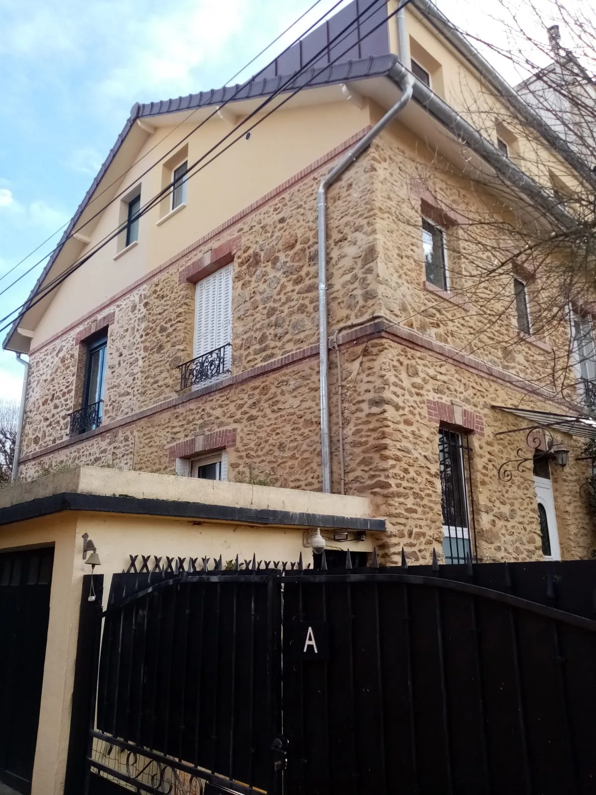 Chantier ABR : Pignon en meulière et chaînes d'angle