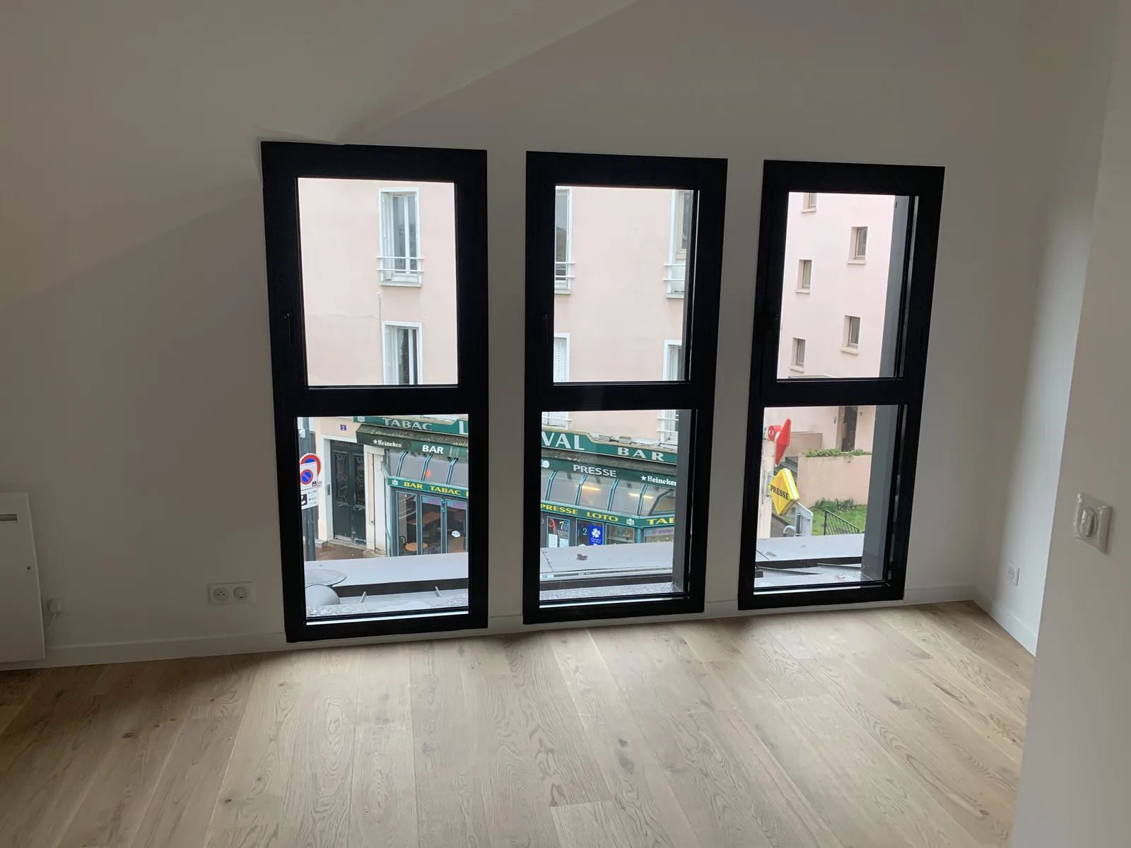 Chantier ABR : Trois fenêtres neuves en façade