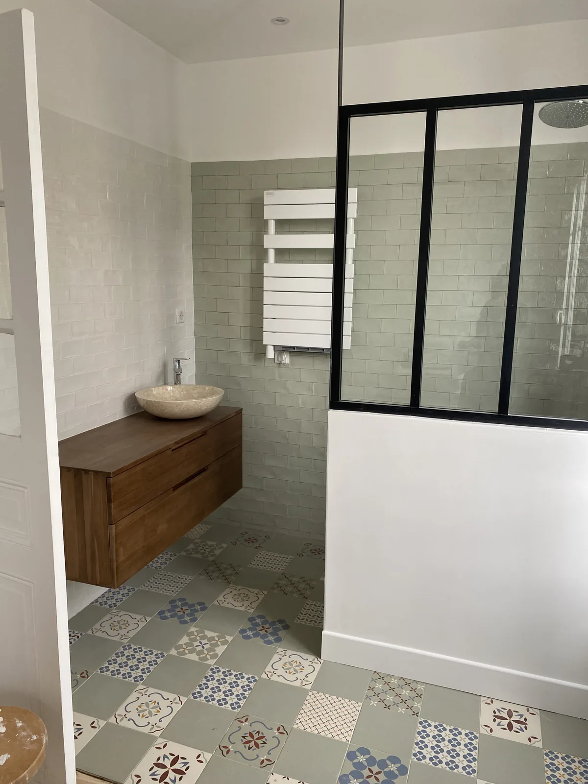 Chantier ABR : Verrière de douche et meuble suspendu