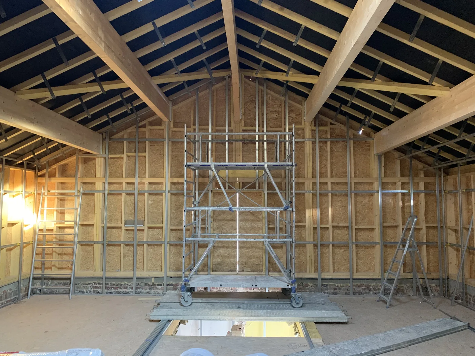 Chantier ABR : Volume sous charpente avant isolation
